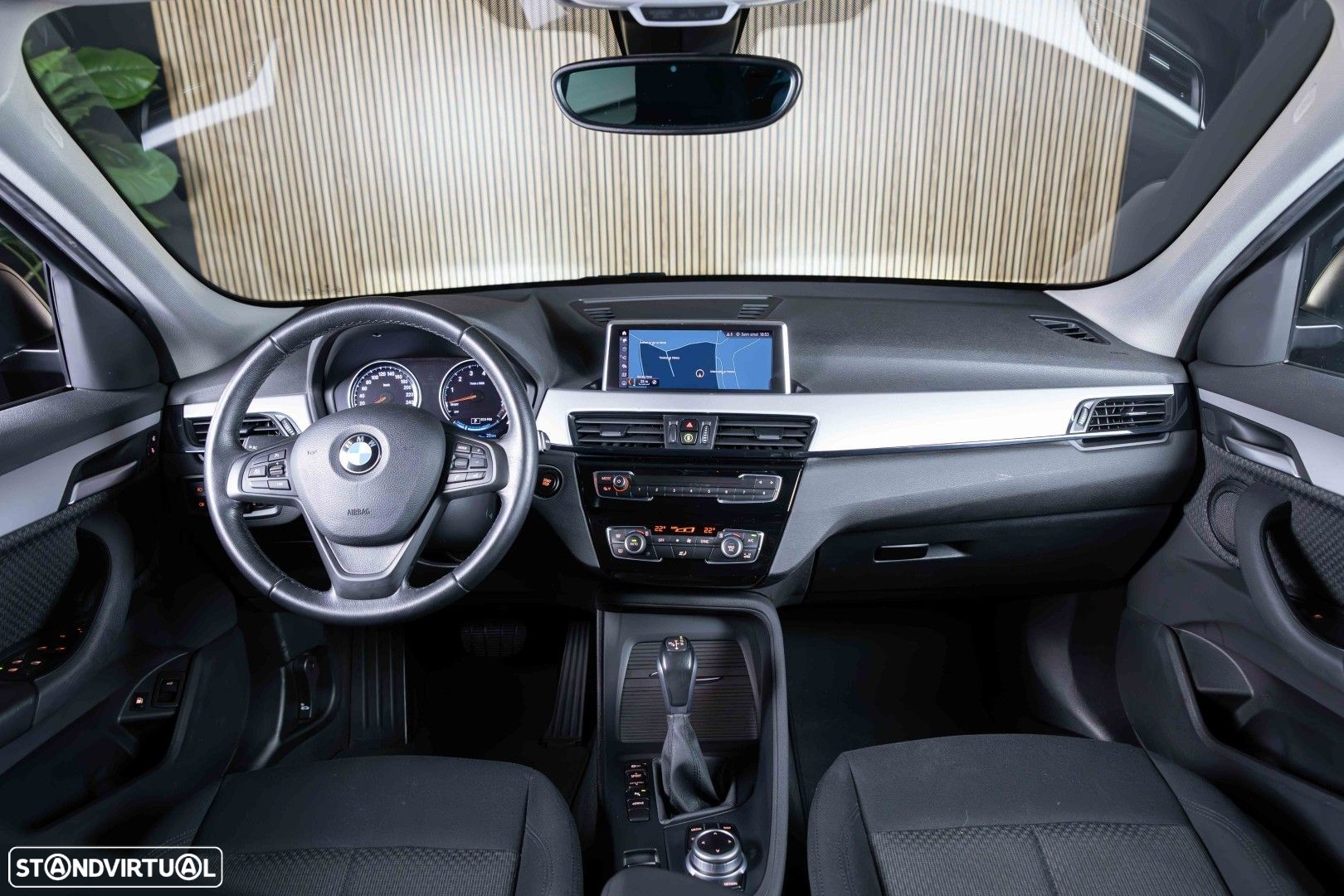 BMW X1 25 e xDrive Corporate Edition - 30