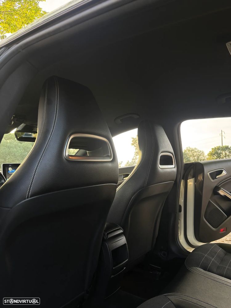 Mercedes-Benz CLA 180 d 7G-DCT Urban - 31