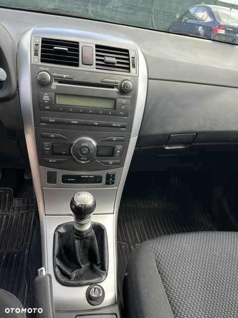 Toyota Corolla 1.6 Premium - 12