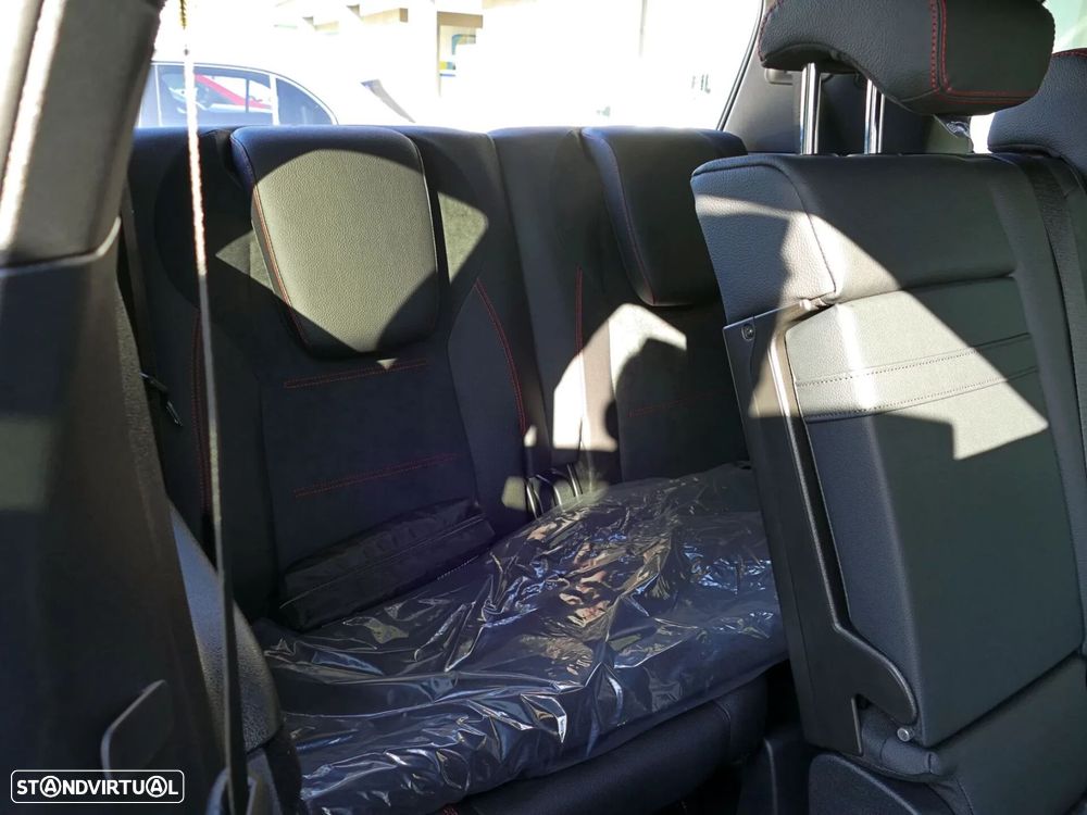 Mercedes-Benz GLB 180 d AMG Line - 13