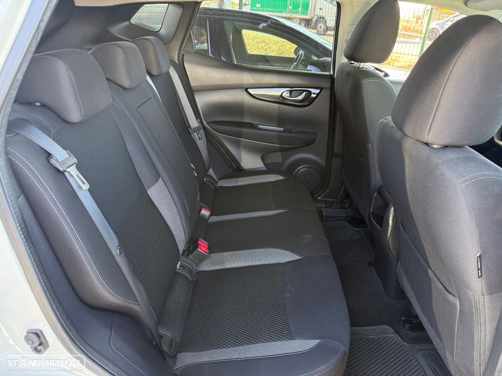 Nissan Qashqai 1.5 dCi N-Connecta Business - 22
