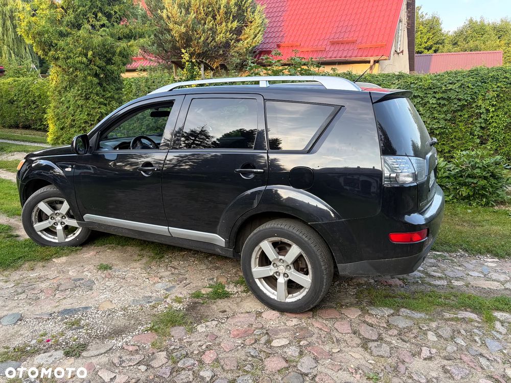 Mitsubishi Outlander 2.0 DID Instyle - 3