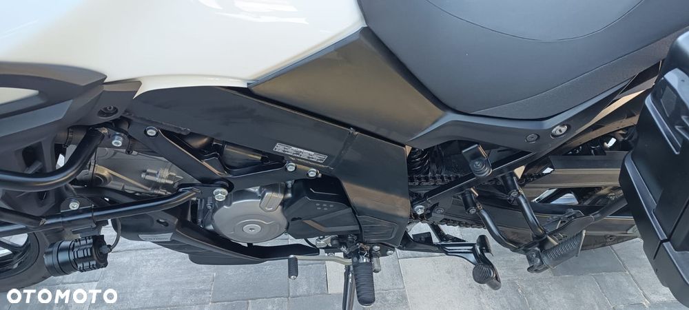 Suzuki V-STROM - 12