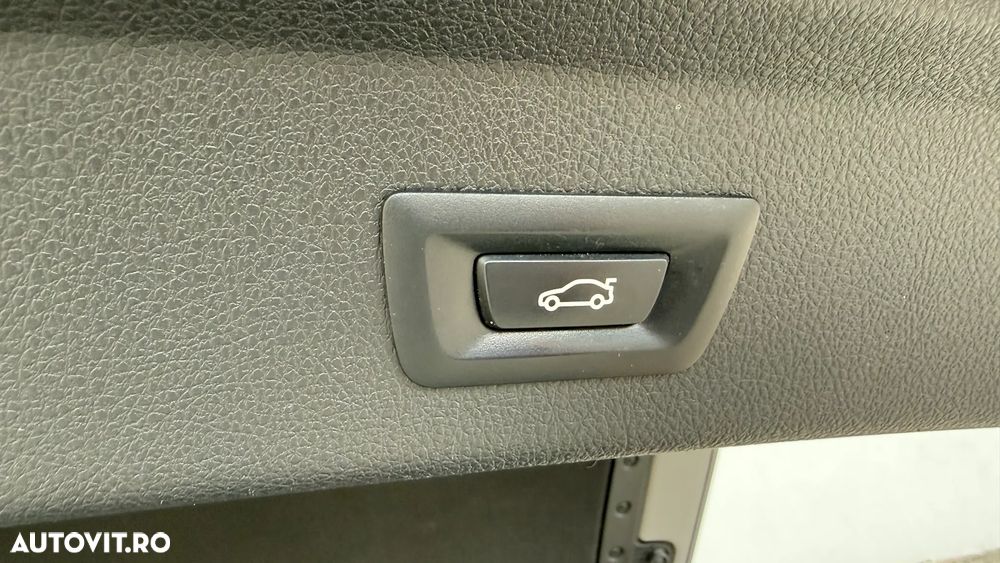 BMW Seria 3 320d Aut. Sport Line - 14