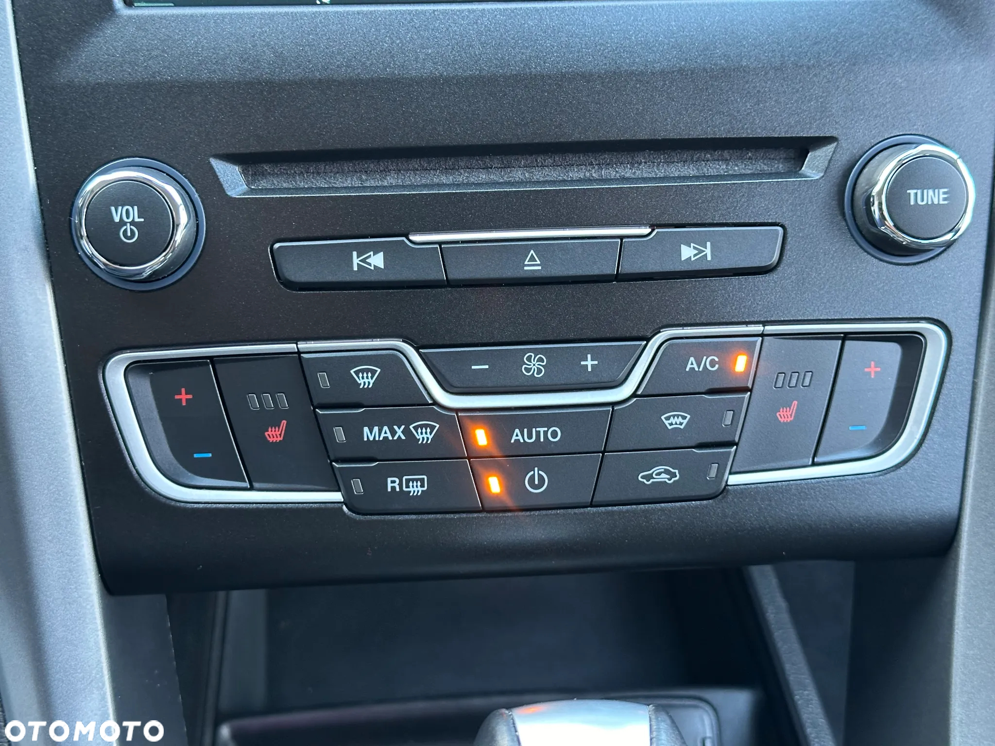 Ford Mondeo 2.0 TDCi Titanium PowerShift - 25