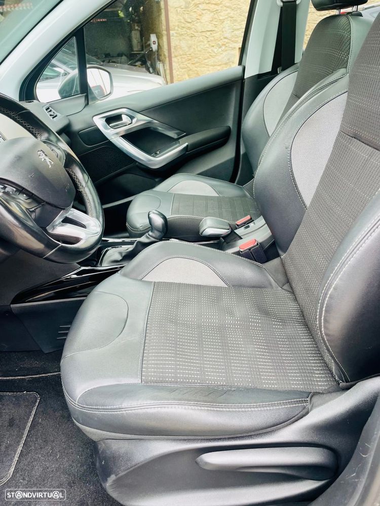 Peugeot 2008 1.2 PureTech Active - 11