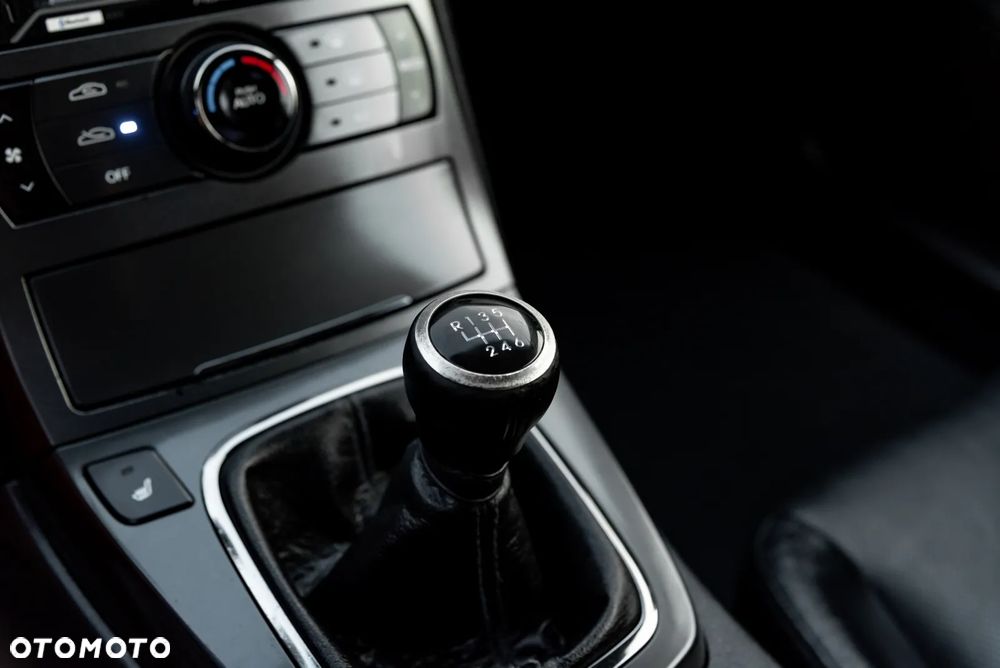 Hyundai Genesis Coupe - 36