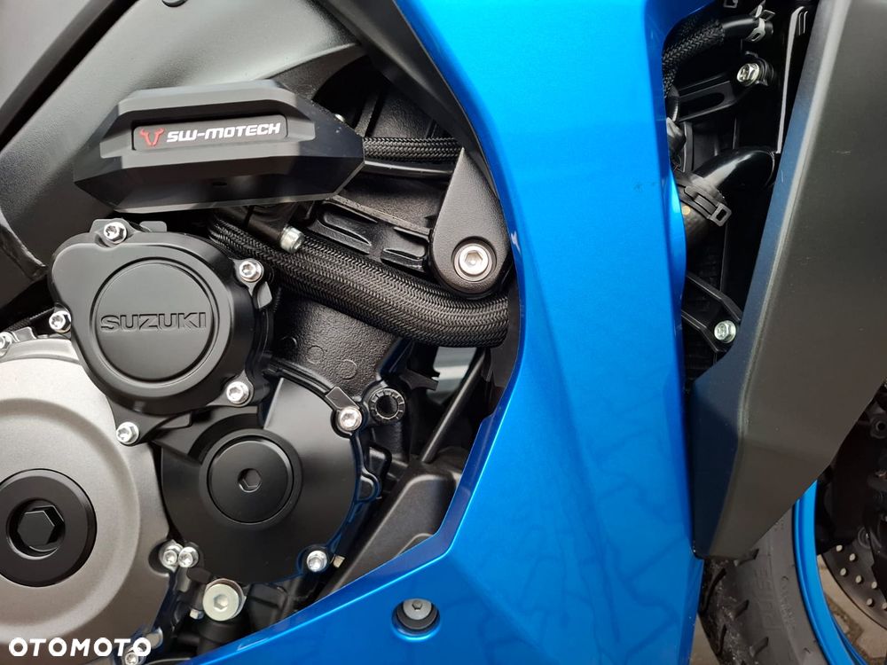 Suzuki GSX - 20