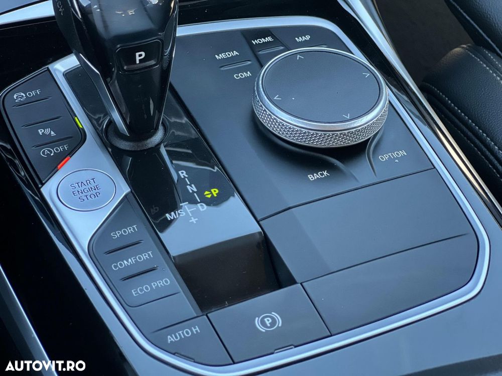 BMW Seria 3 318d AT MHEV - 30