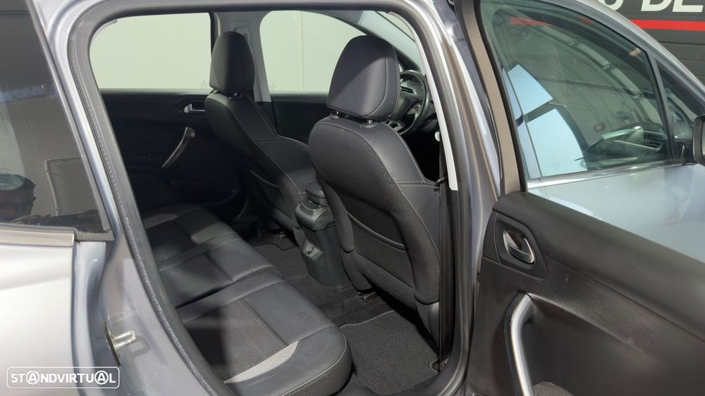Peugeot 2008 PureTech 110 GPF Stop&Start EAT6 Allure - 14