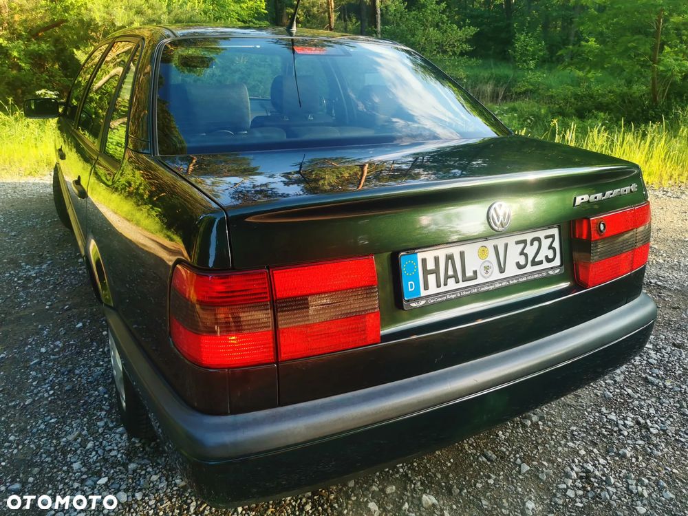 Volkswagen Passat 1.8 GL - 18