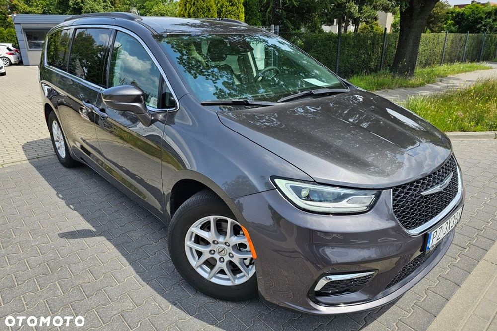 Chrysler Pacifica - 2