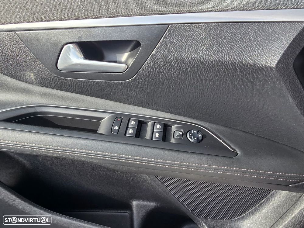 Peugeot 3008 1.2 PureTech Allure EAT8 - 12