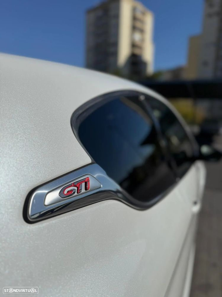 Peugeot 208 1.6 THP GTi - 4