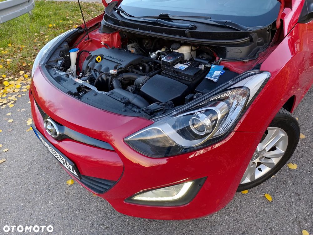 Hyundai i30 1.4 Intro Edition - 16