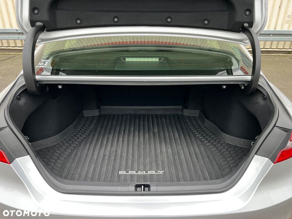 Toyota Camry 2.5 Hybrid Comfort CVT - 38