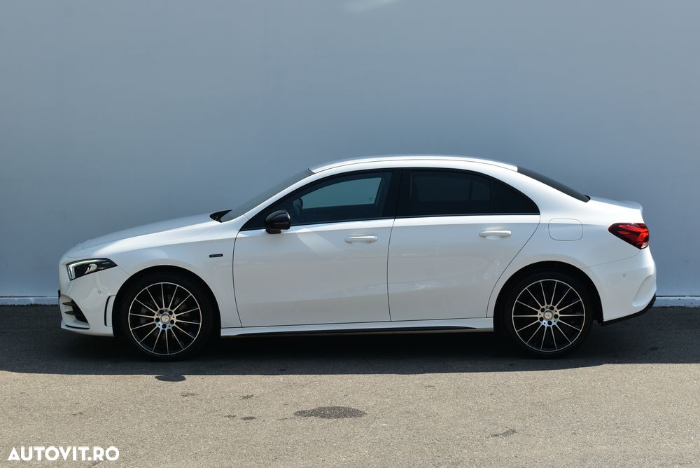 Mercedes-Benz A 250 e 8G-DCT AMG Line - 9
