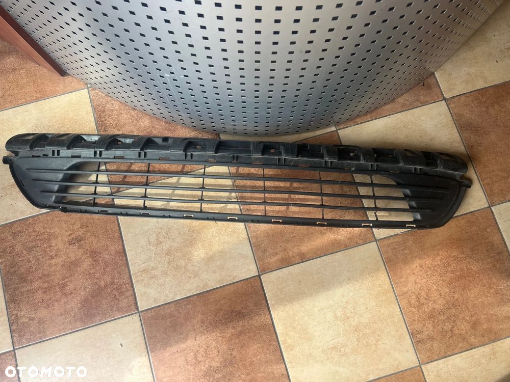 KRATKA ZDERZAKA PRZÓD PRZEDNIEGO RENAULT TRAFIC III 2014- ORYGINAŁ 622543504R