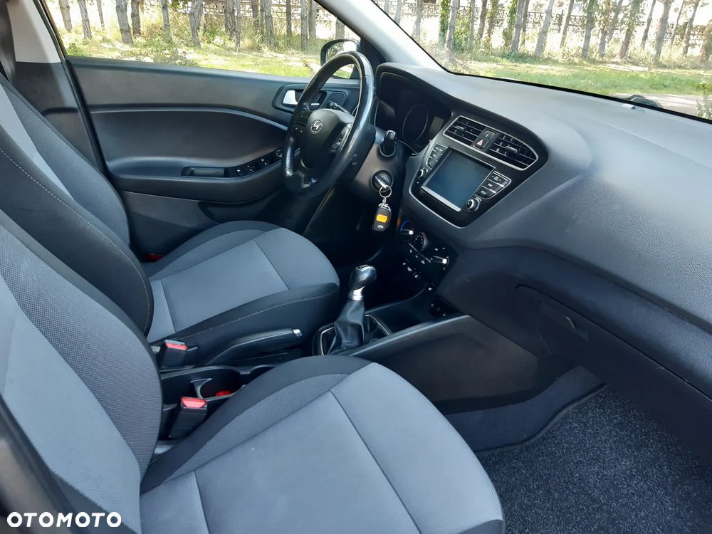 Hyundai i20 blue 1.2 Advantage+ - 8