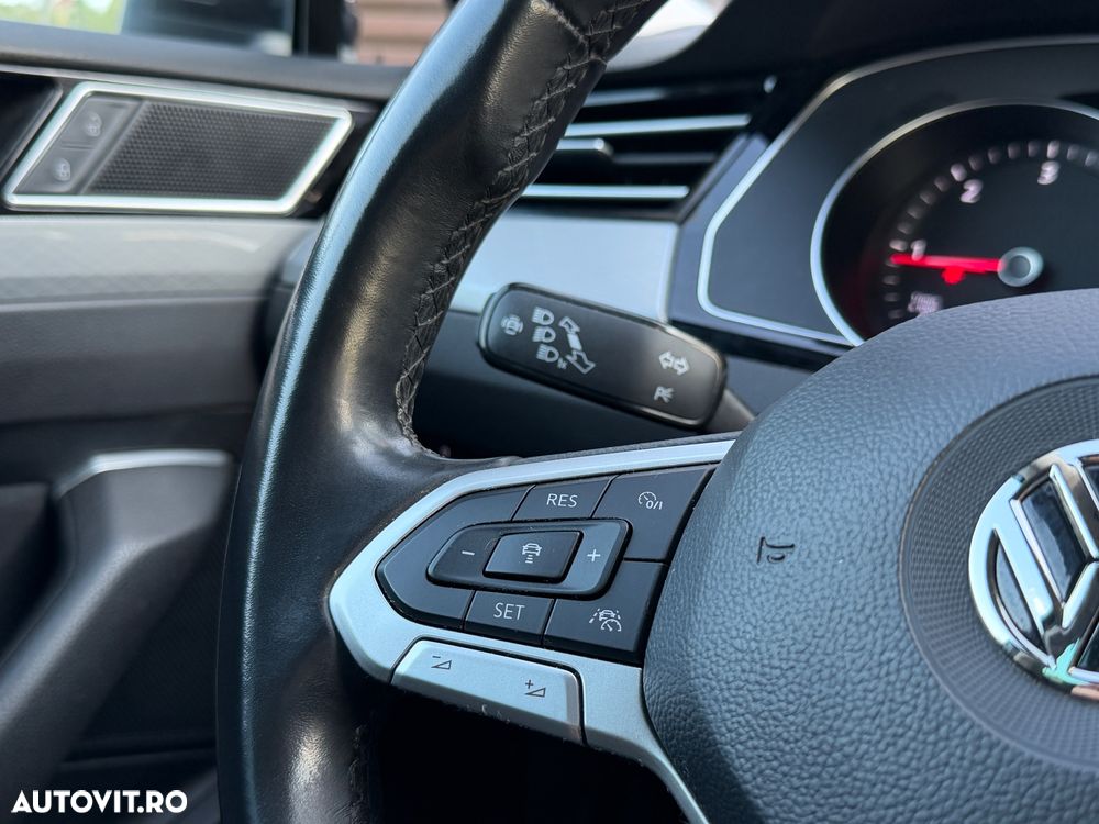 Volkswagen Passat 2.0 TDI SCR DSG Business - 33