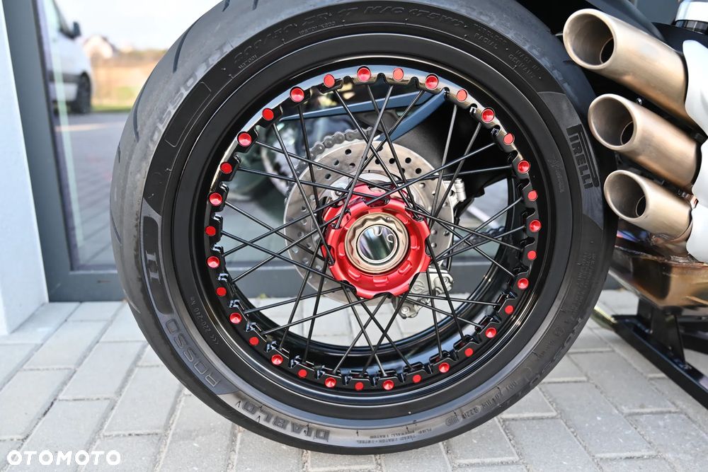 MV AGUSTA Brutale - 37