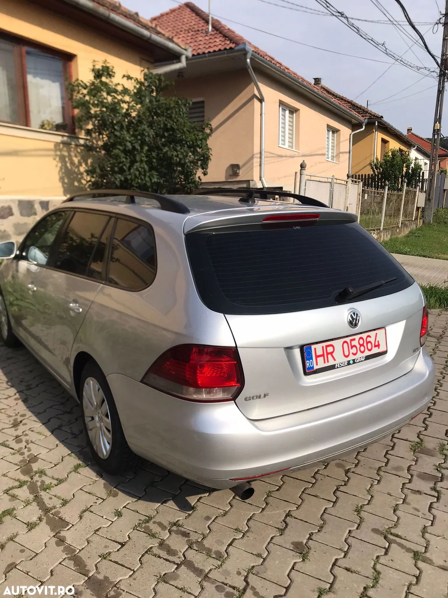 Volkswagen Golf 1.6 TDI DPF Highline - 11