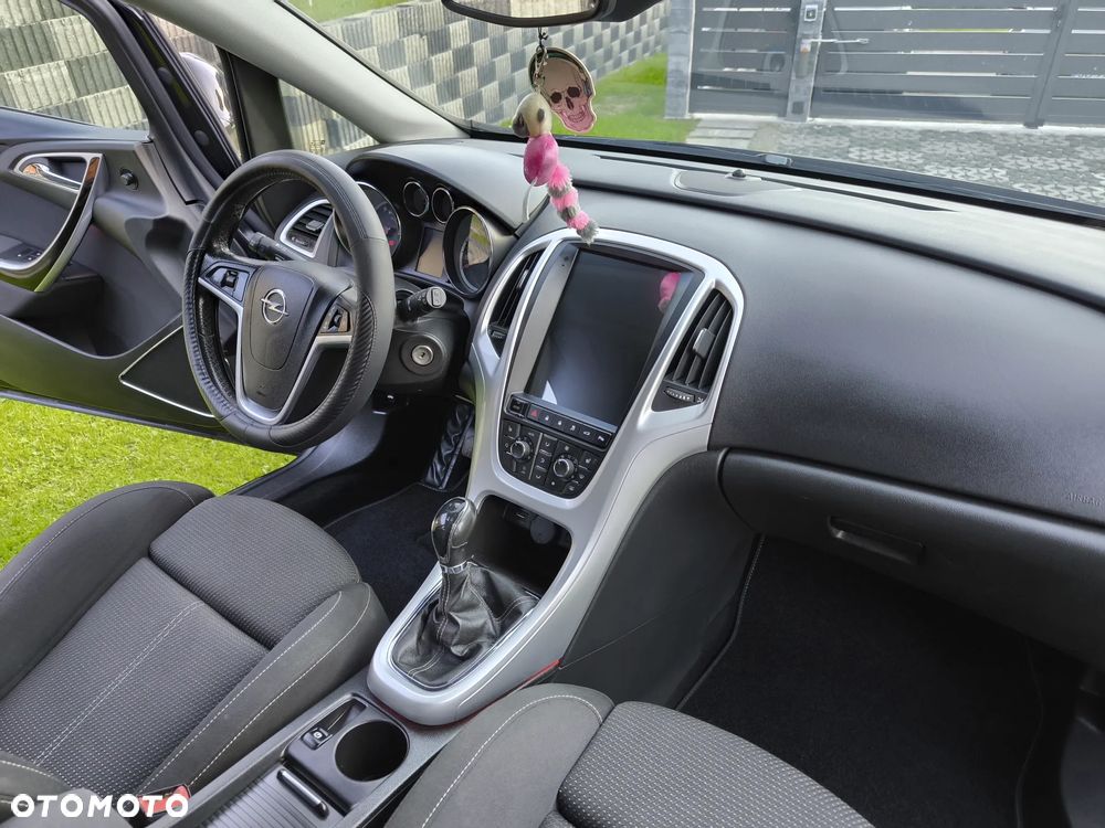 Opel Astra 1.6 Turbo Cosmo - 14