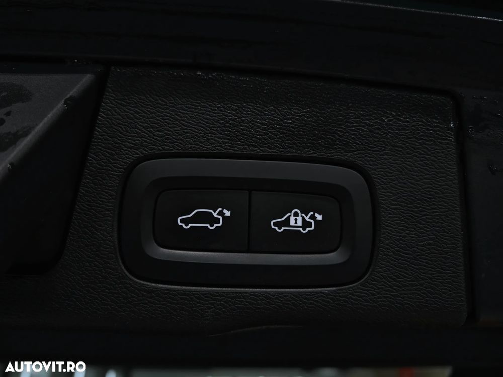 Volvo XC 60 T6 AWD Recharge Geartronic Inscription - 31