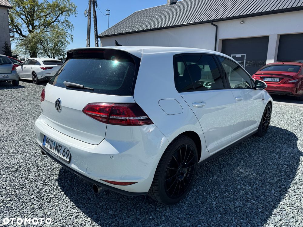 Volkswagen Golf GTI BlueMotion Technology - 3