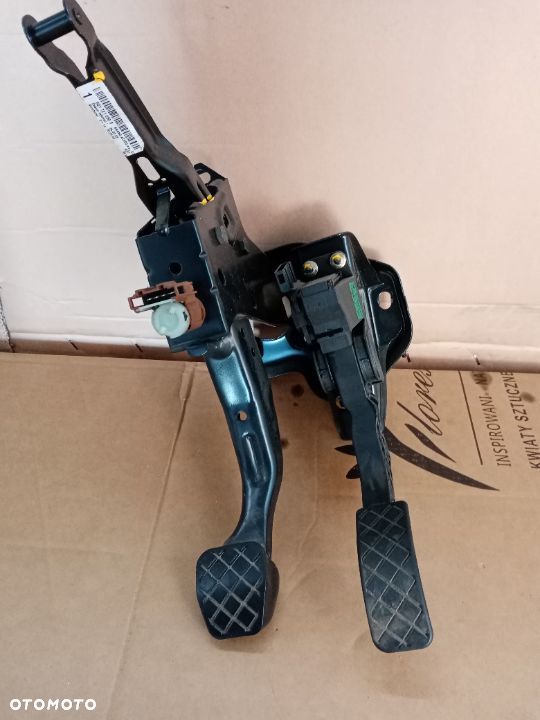 Pedały pedał hamulca gazu potencjometr VW Polo 9N 1.2 - 1