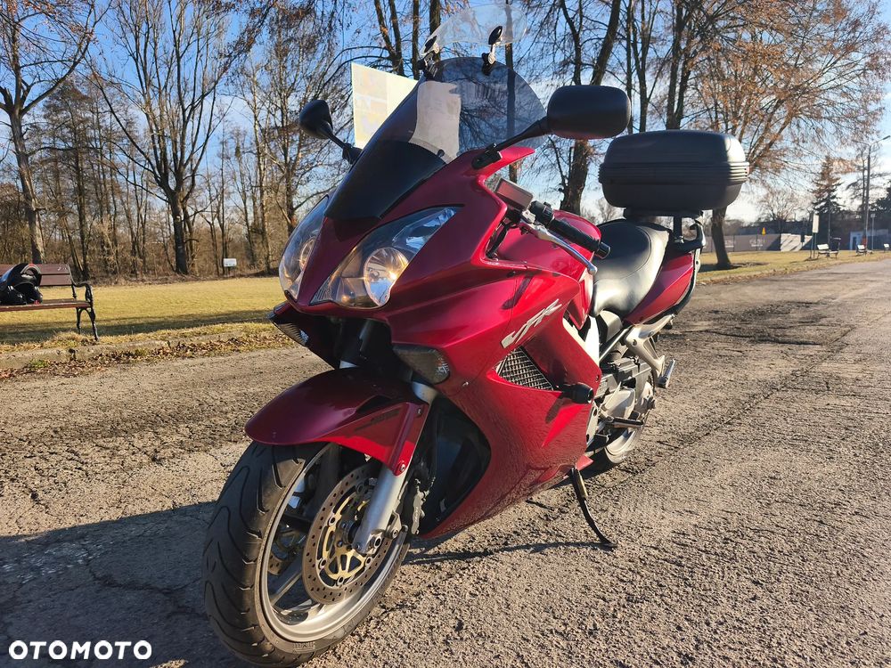 Honda VFR - 3