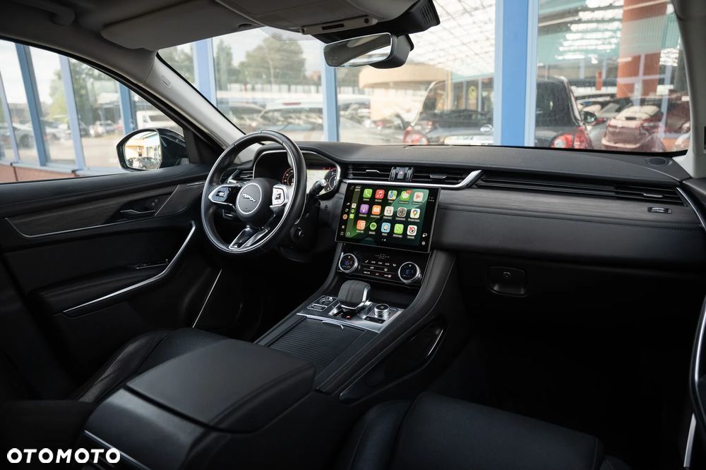 Jaguar F-Pace D200 AWD R-Dynamic HSE - 24