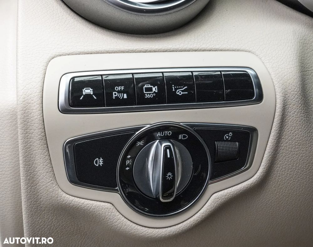 Mercedes-Benz C 300 BlueTec Hybrid - 20