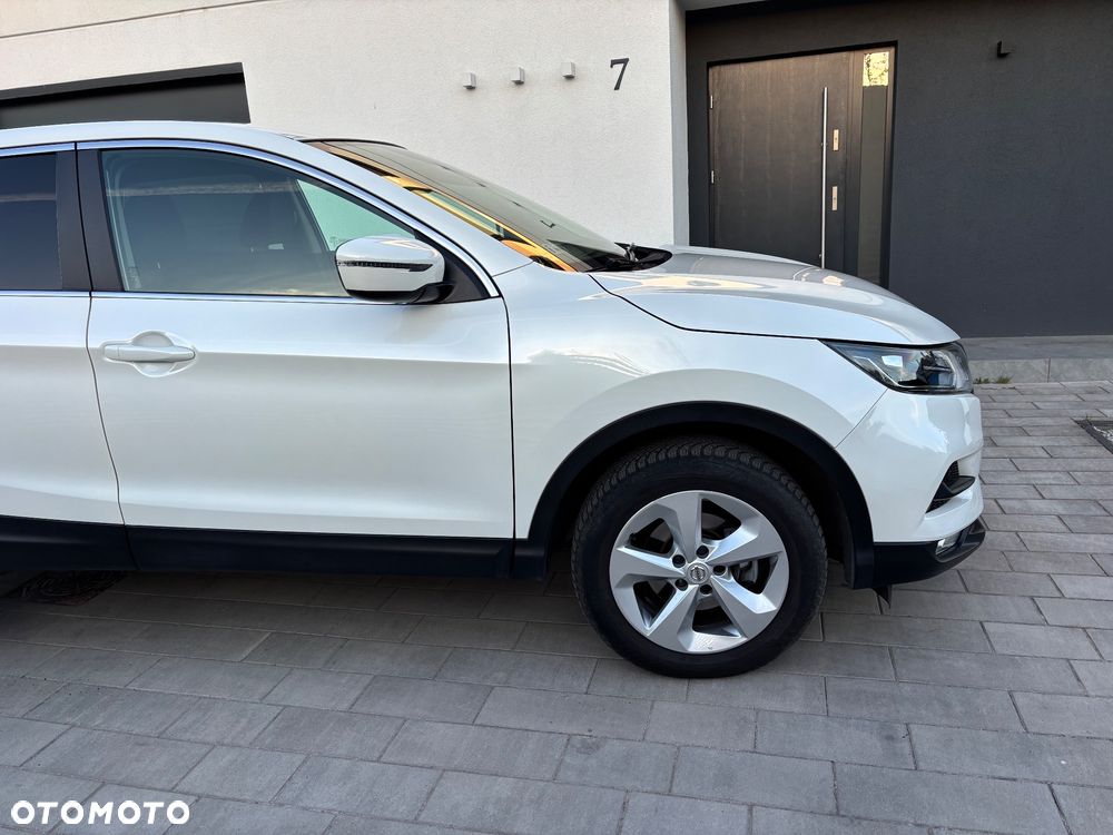 Nissan Qashqai 1.3 DIG-T N-Connecta EU6d - 10