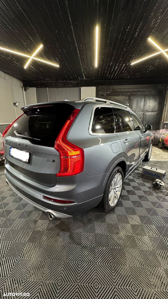 Volvo XC 90 D5 AWD Momentum - 2