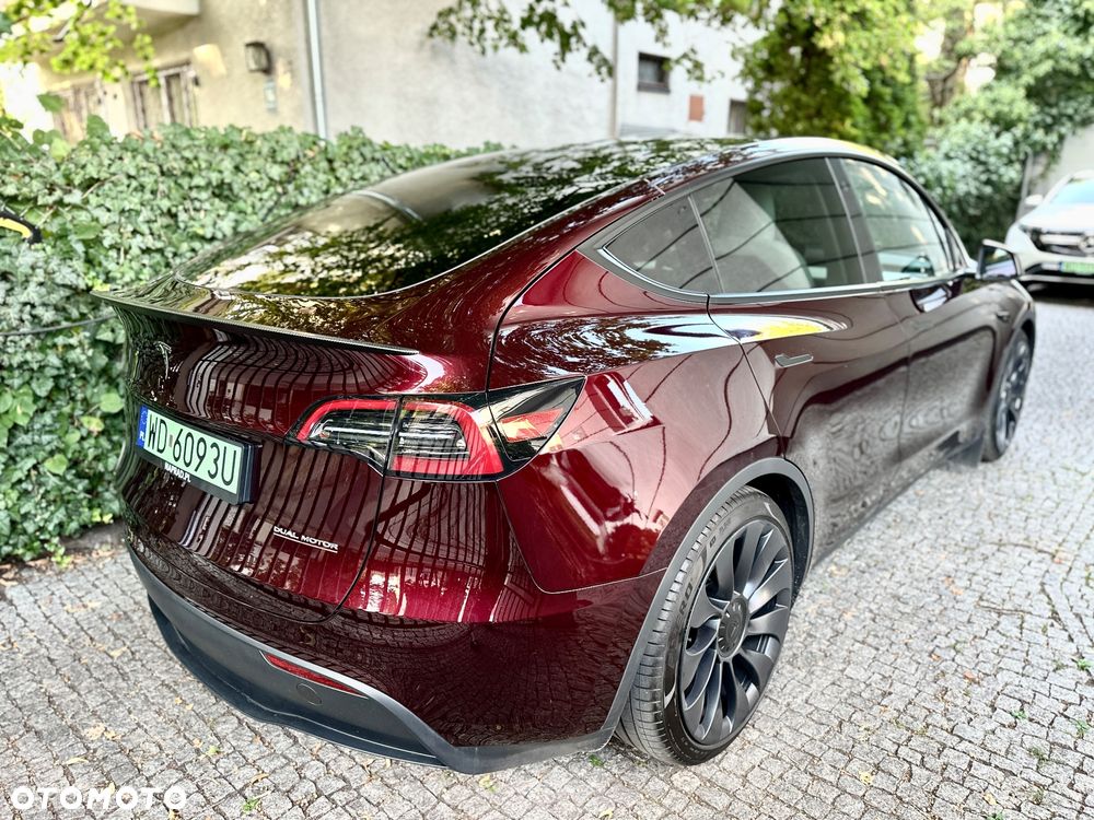 Tesla Y Performance AWD - 5