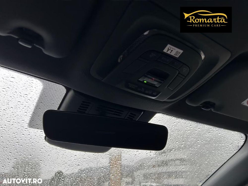 Toyota C-HR 1.8 Hybrid Team Deutschland - 18