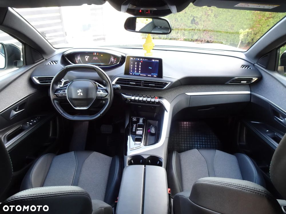 Peugeot 3008 1.5 BlueHDi Allure Pack S&S EAT8 - 26