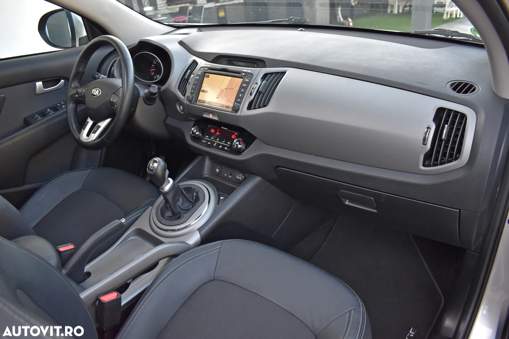 Kia Sportage 2.0 CRDI 4WD Dream-Team Edition - 12