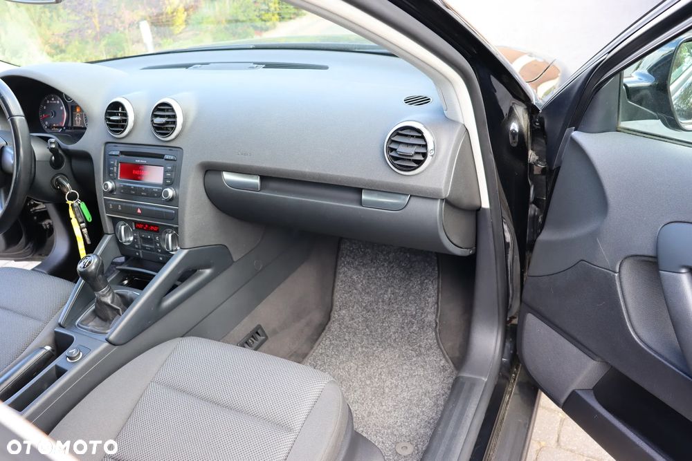 Audi A3 Sportback 1.4 TFSI Ambiente - 16