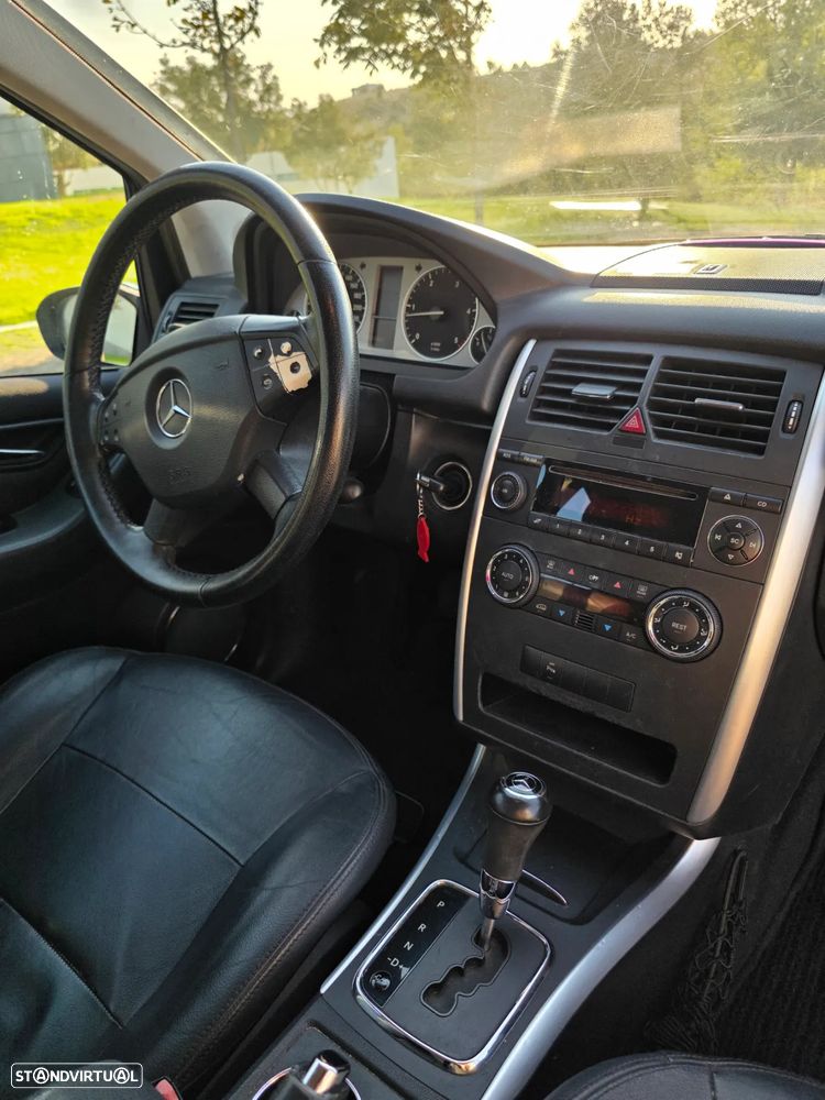 Mercedes-Benz B 200 CDi Autotronic - 25