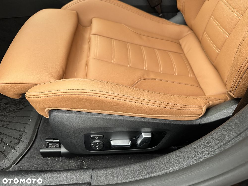 BMW i4 - 16