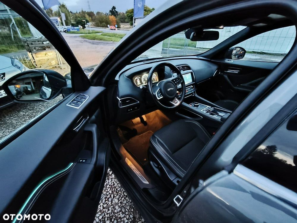 Jaguar F-Pace - 16