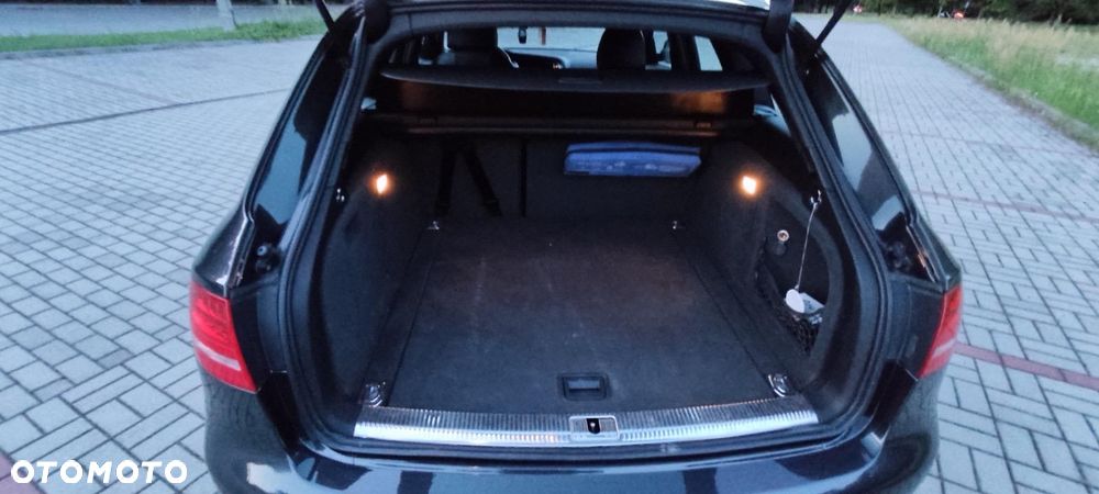Audi A4 Avant 2.0 TDI DPF - 10