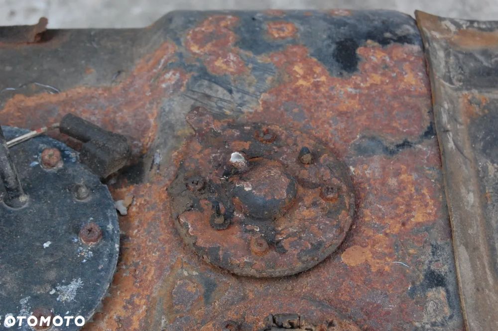 TOYOTA LAND CRUISER 90 95 - Zbiornik paliwa. - 2