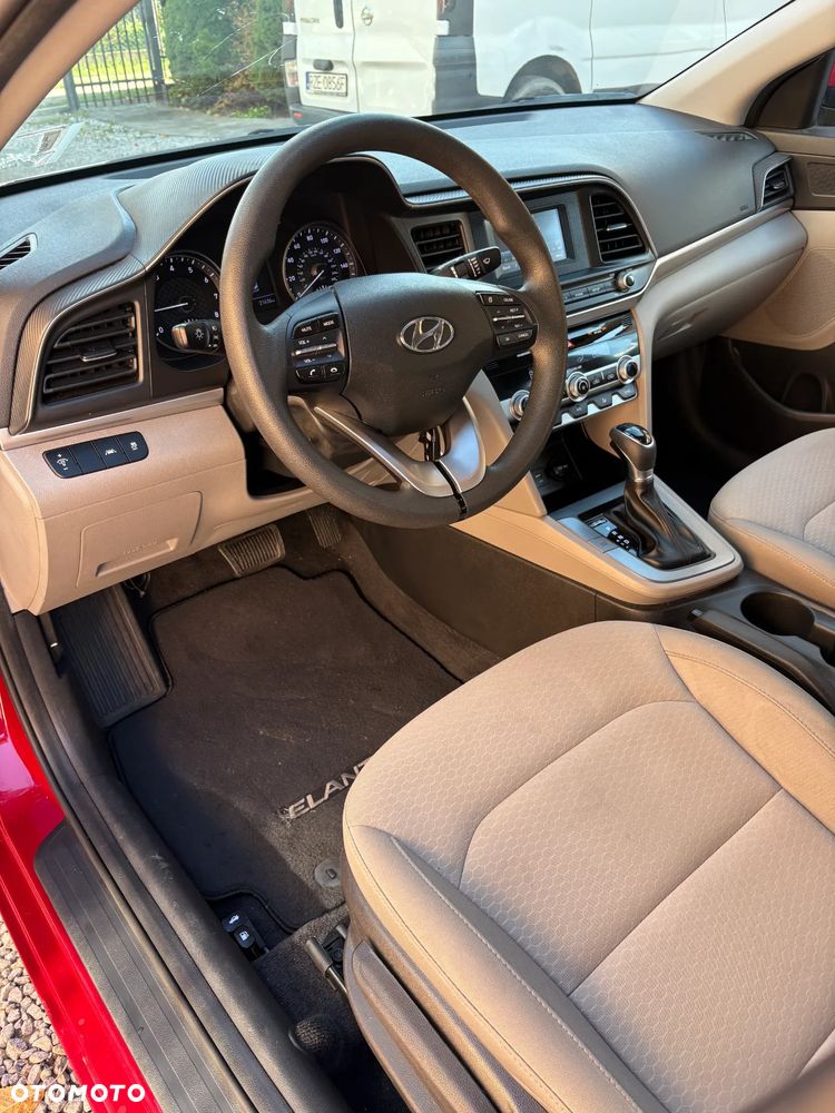 Hyundai Elantra - 7