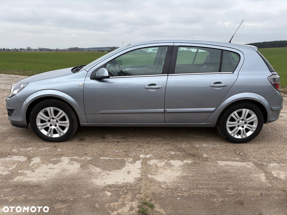 Opel Astra 1.6 Innovation 110 Jahre - 3