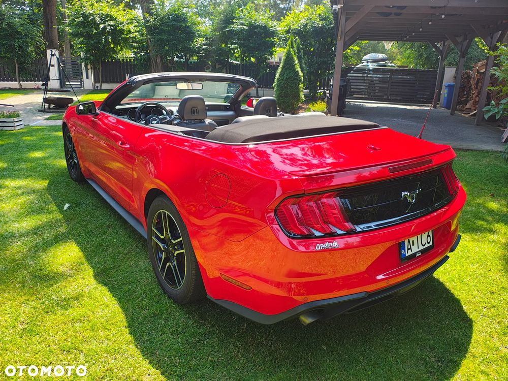 Ford Mustang - 8