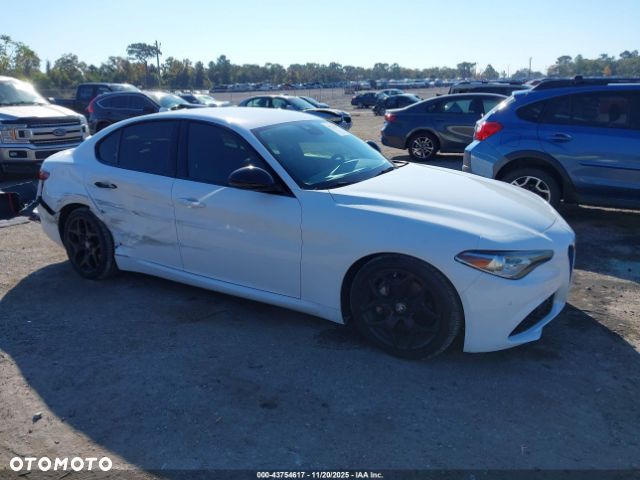 Alfa Romeo Giulia - 2