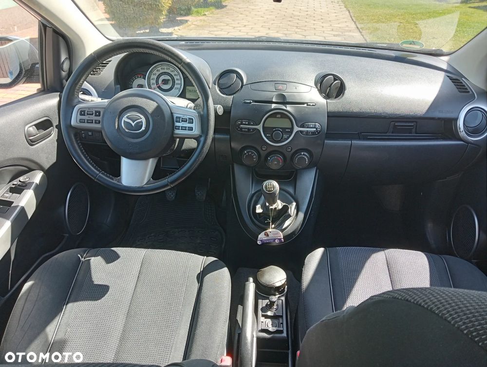 Mazda 2 - 15